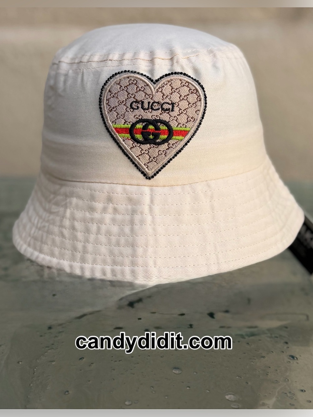 NWT Handmade Gucci Cream Bucket Hat with Heart Logo Patch